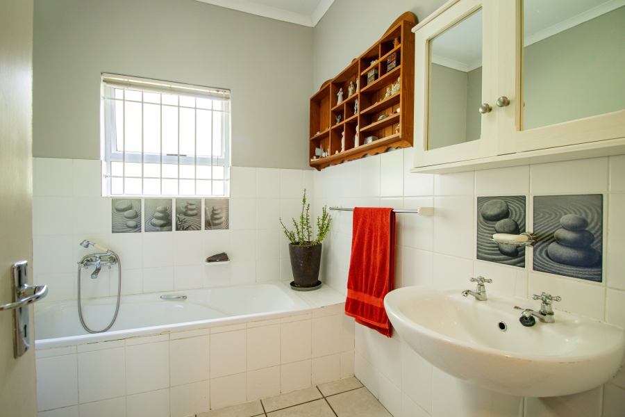 3 Bedroom Property for Sale in Riebeek Kasteel Western Cape